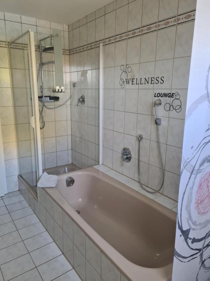 באד נוישטאדט אן דר סאאלה Monteurwohnung מראה חיצוני תמונה