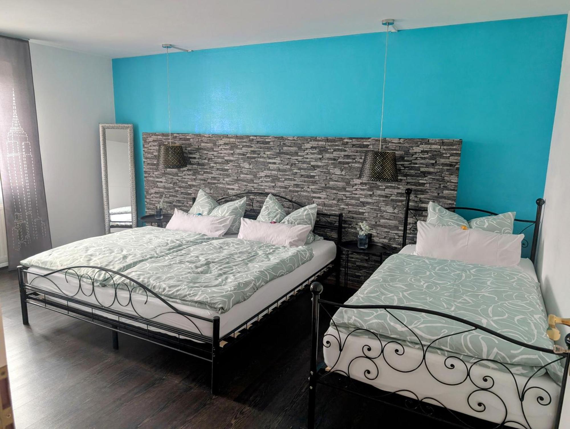 באד נוישטאדט אן דר סאאלה Monteurwohnung מראה חיצוני תמונה